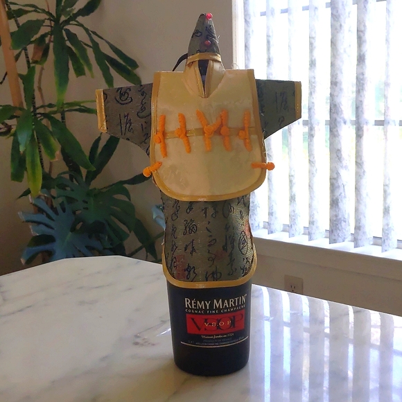 NWT.Wine Bottle Cover: Chinese Silk Brocade Green Yellow Gold Men's Outfit w/Hat - Picture 3 of 4